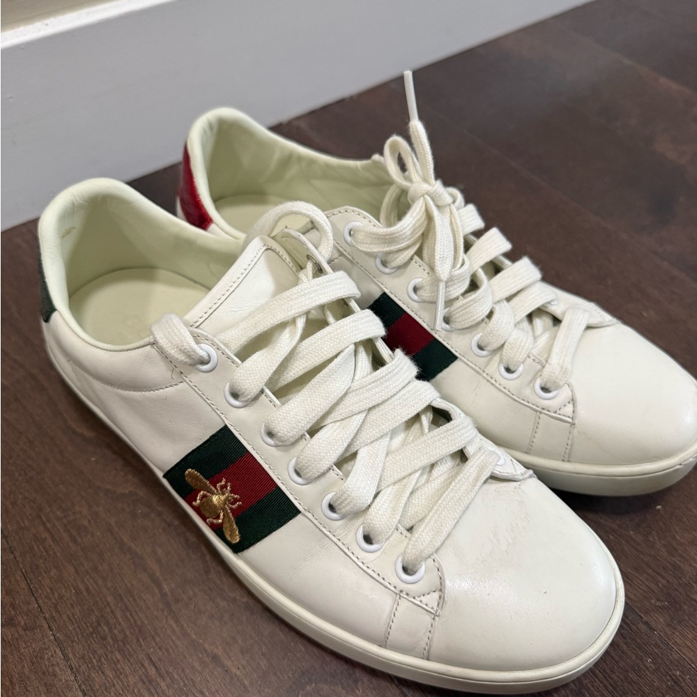 White Leather Sneakers with Green & Red Stripe and Bee Embroidery
